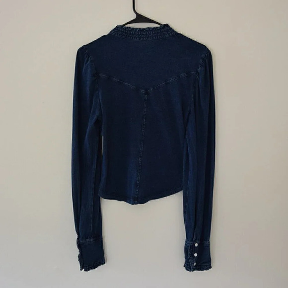 FREE PEOPLE Fitted Cotton Button Down Long Sleeve Top Blue Size Large - Picture 6 of 10